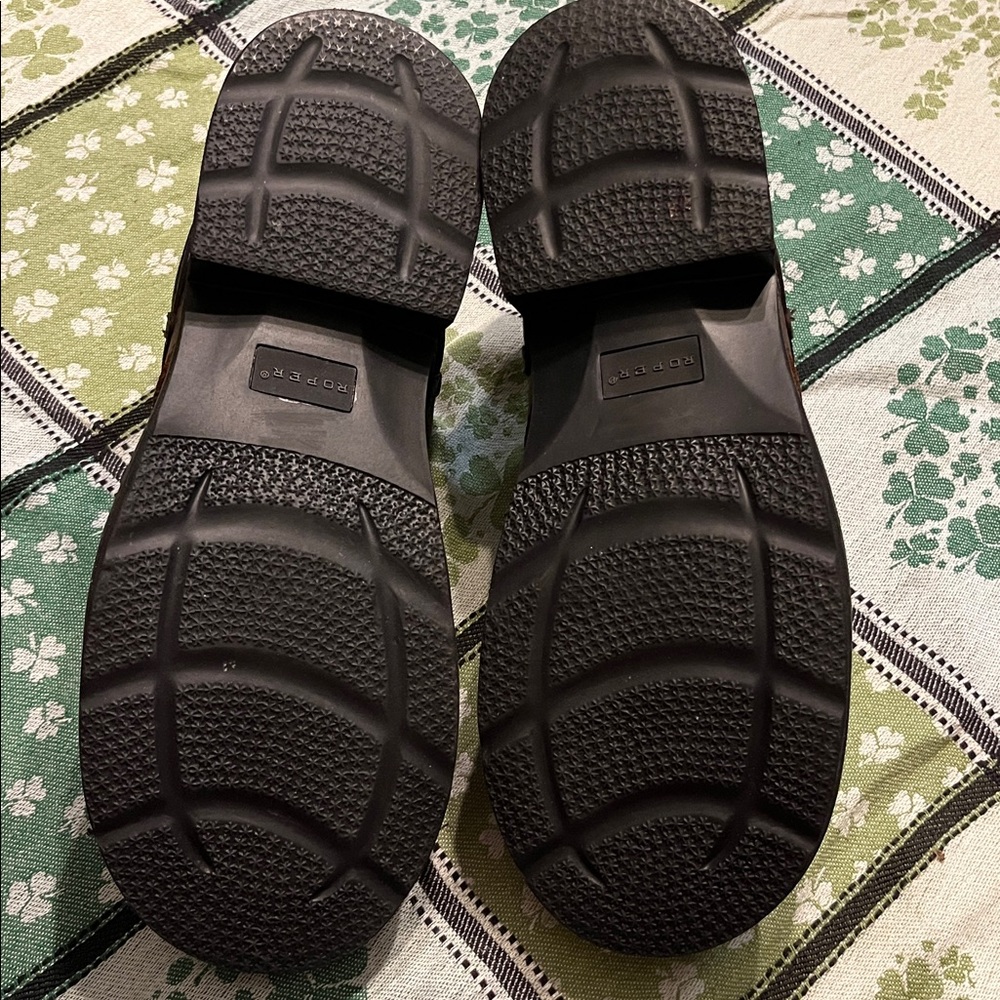 Women’s Roper Crazy Horse Laces mules 8
Round toes. Like new. - Picture 6 of 16